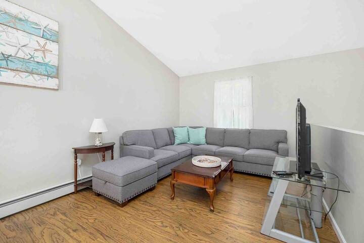 5 Minutes to Narragansett Beach, 5 Beach passes gallery image 2