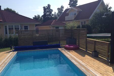Departamentos, casas y villas con piscina en svartsjö airbnb ...