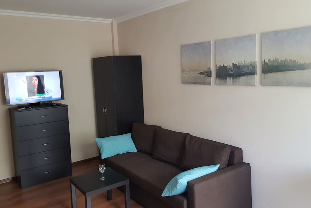 Диван-кровать, спальное место 140х220, телевизор 40''