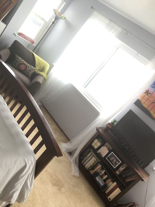 Large bedroom for two. Private bath, internet.