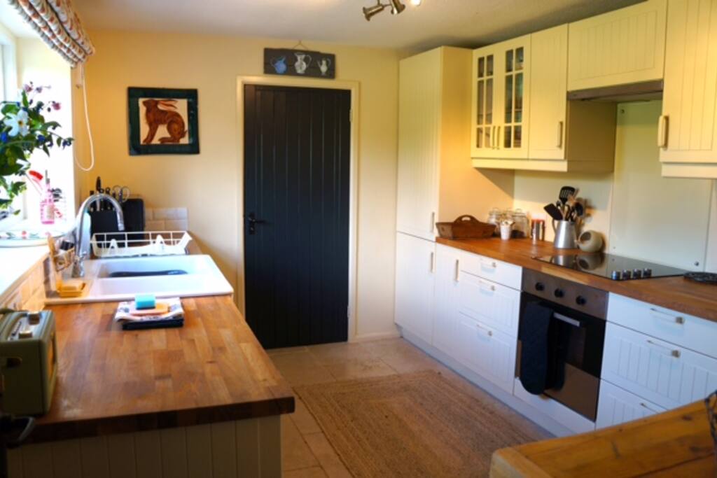 beautifully equipped kitchen