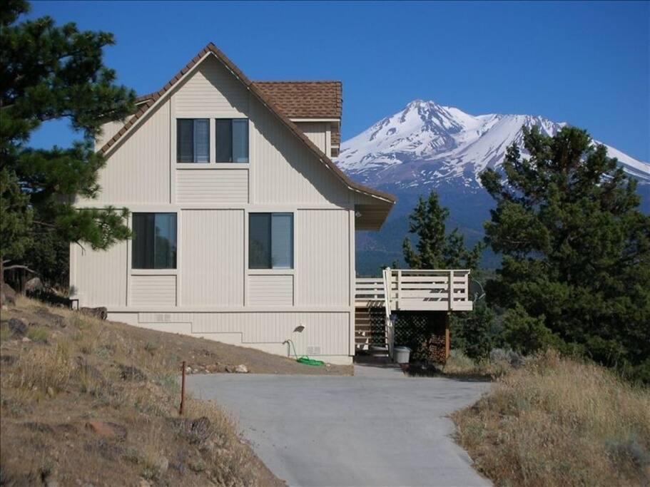 Lake Shastina/Weed Rustic Retreat Cabins for Rent in Weed, California