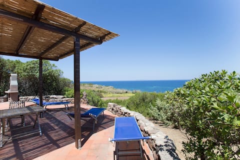 Villa overlooking the sea