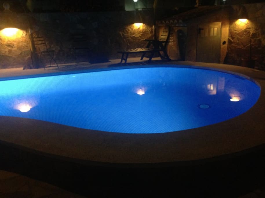Beleuchteter Pool
