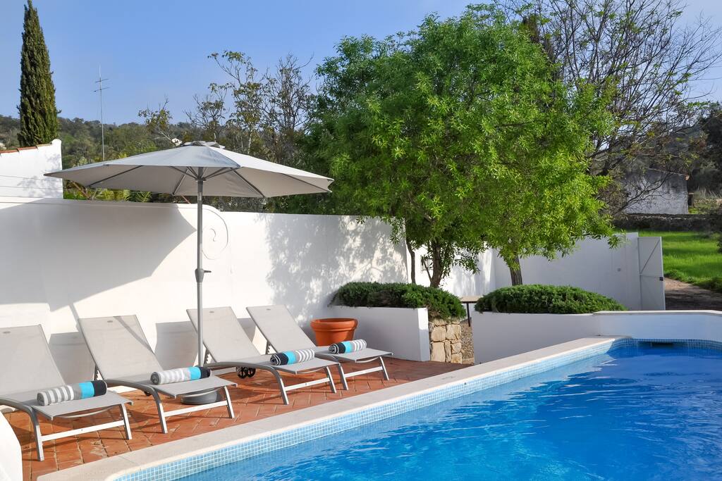 Casa Poente has a divine private plunge pool with 4 sun chairs