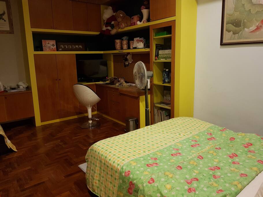 Master bedroom 4