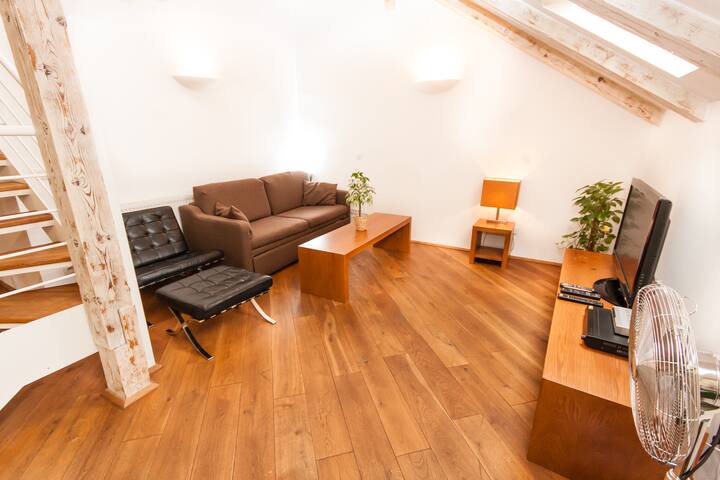 Kozna Loft CD 5-Bedrooms, 3-Bathrooms (Old Town) gallery image 5