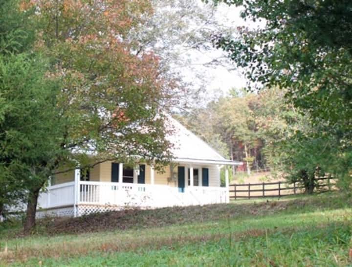 Little Yellow House at Holly Ridge Farm near TIEC Cottages for Rent in Rutherfordton, North