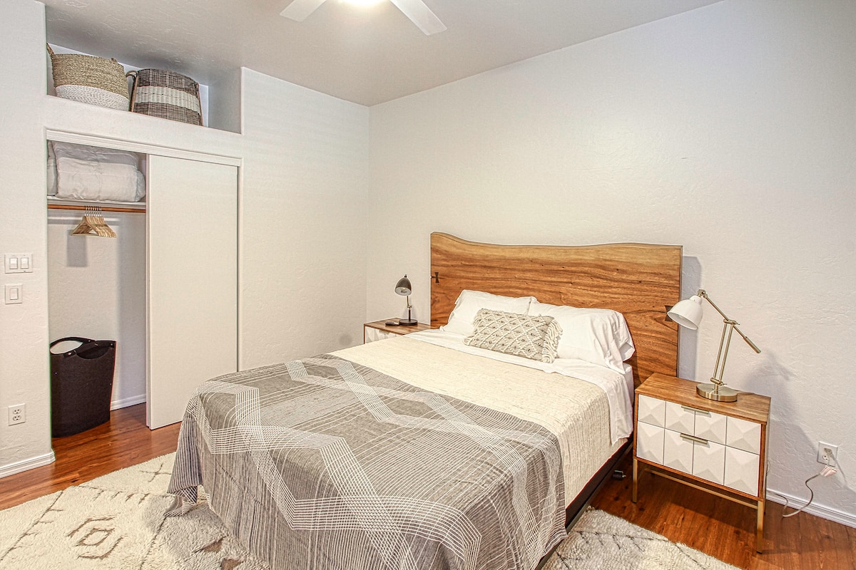 ห้องนอน #3 พร้อมเตียงควีนไซส์