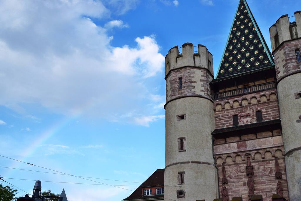 Tower/gate to the street