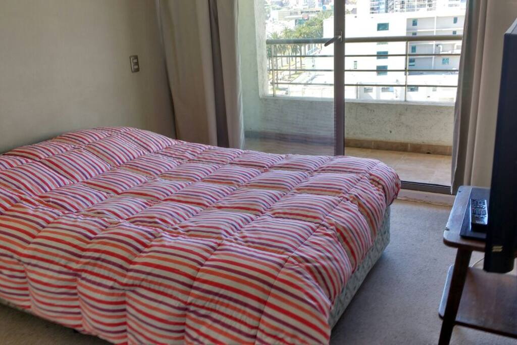 DORMITORIO PRINCIPAL CON BAÑO PRIVADO Y WALK IN CLOSET
