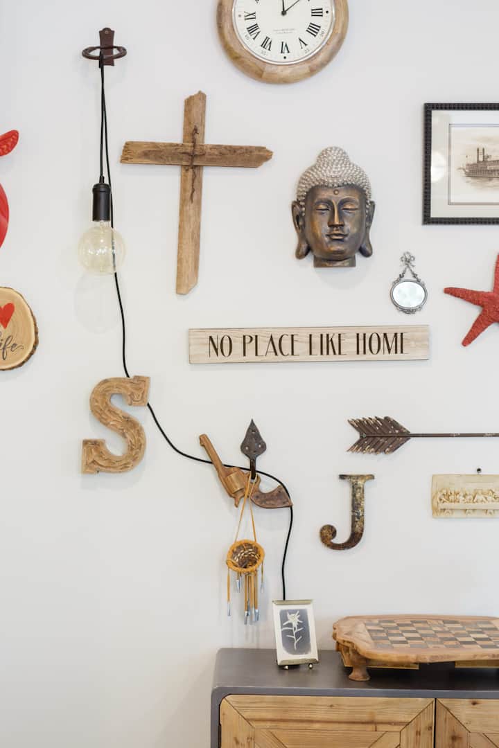 Adorable Farmhouse In The Hill Country - Dripping Springs, TX