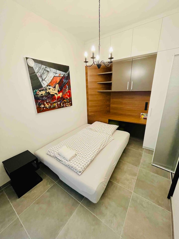 غرفة النوم 2