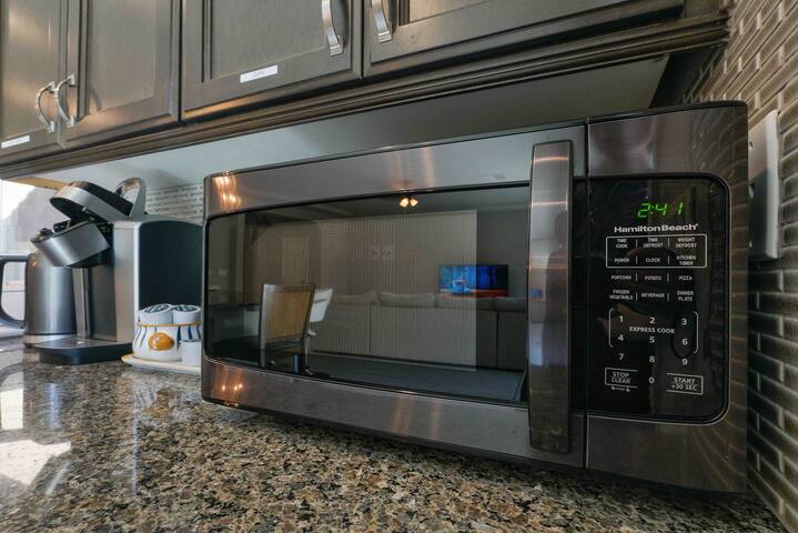 Holiday specials｜Bright &Cozy home& Kids play area gallery image 2