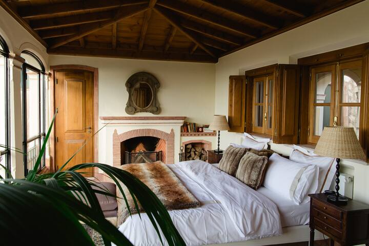 Cozy country home, fireplace, pool in nature gallery image 4