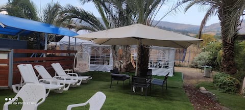 Villa with heated pool, Jacuzzi, barbecue, snooker, near the Sea of Galilee