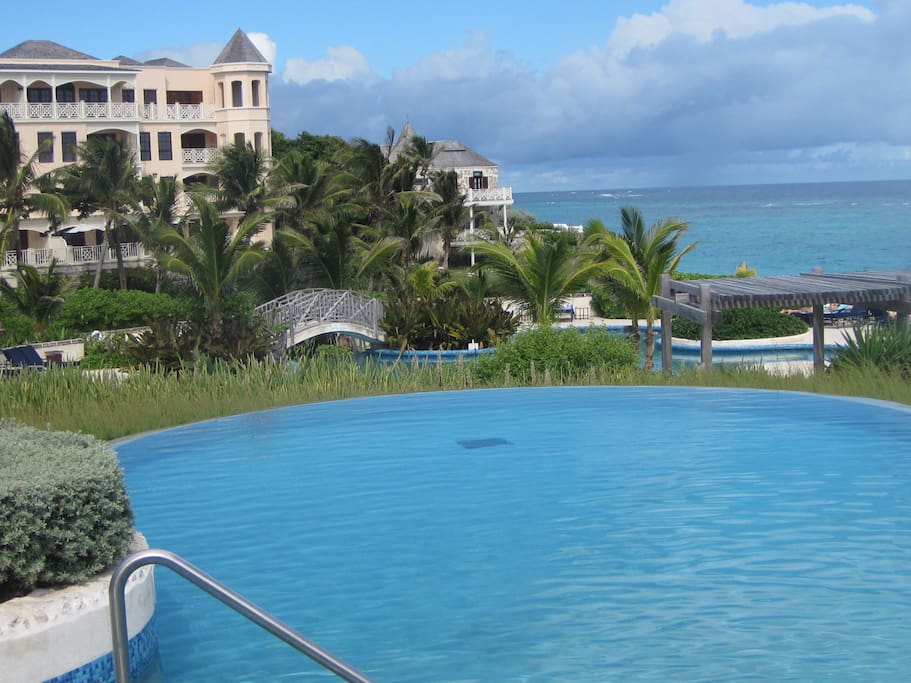 Cliff-side Lagoon Pools