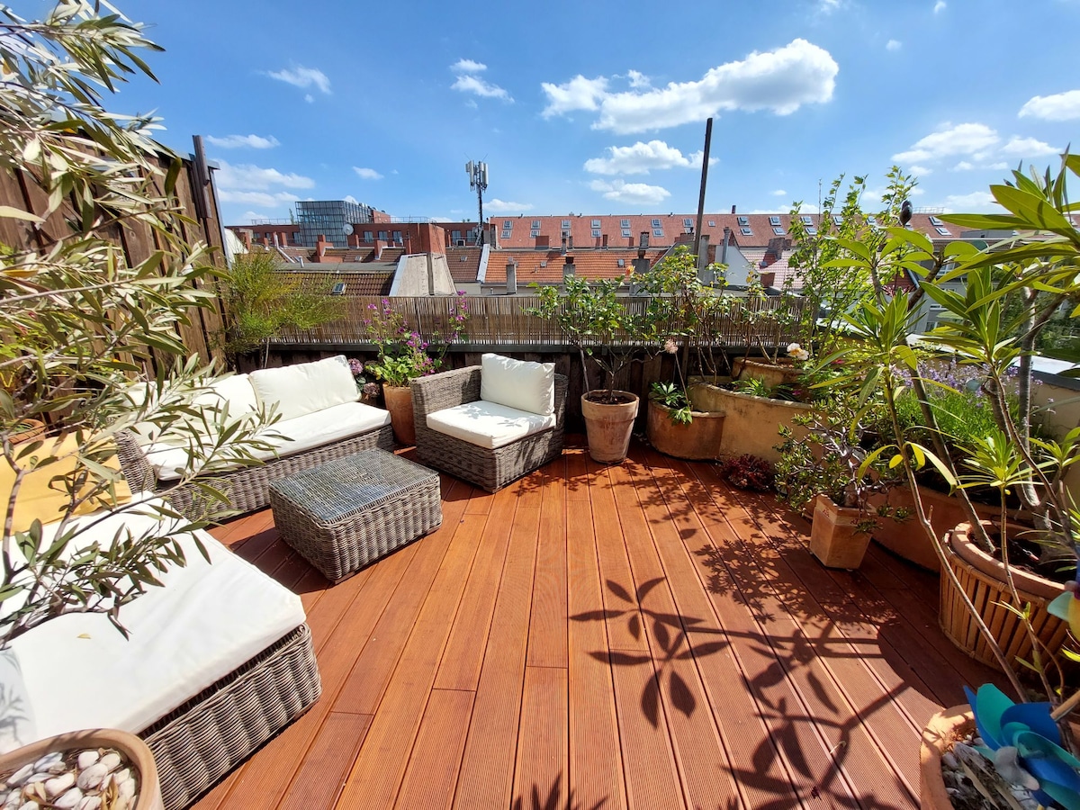 Successful Airbnb property: Beautiful attic loft with 2 terraces in Charlottenburg