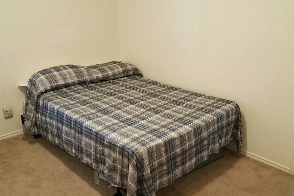 Bed with w pillow