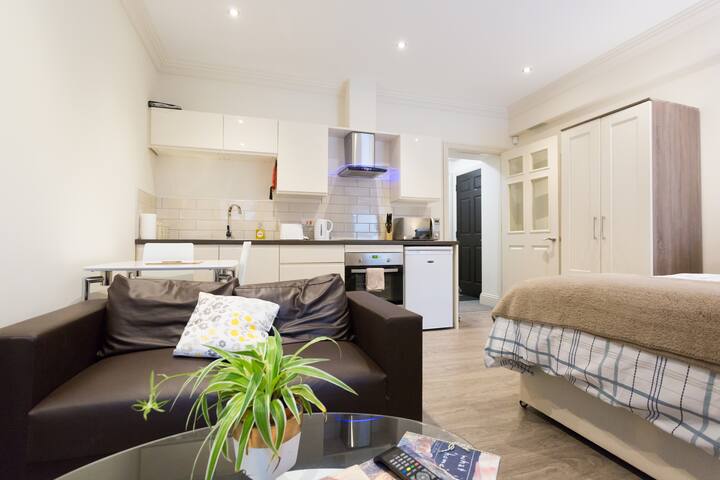 Contemporary City Centre Apartment