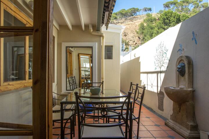 8 Bayview Terrace gallery image 2