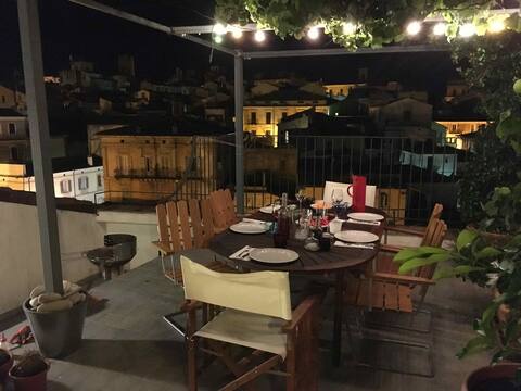 Spacious apt w roof terrace in historical Lanciano