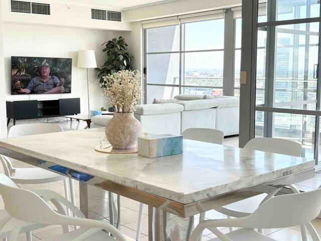 CBD Harbourview Three Bedrooms Penthhouse gallery image 2