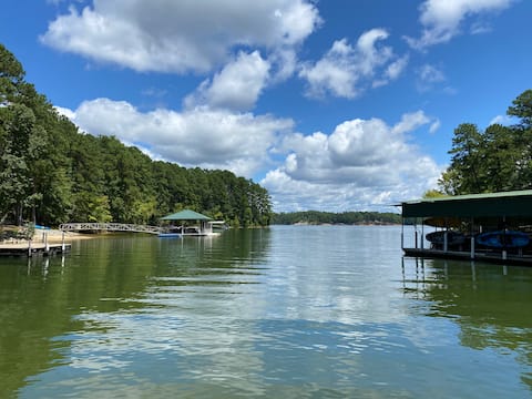 Dog friendly Clarks Hill Lake house with pool.