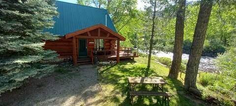 "Fat Albert's Cabin" Private Riverfront Cabin