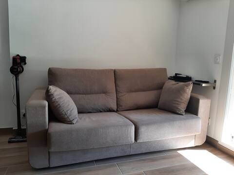 Popular Airbnb listing: Pleasant F2, private parking, air conditioning, port side in Mauguio