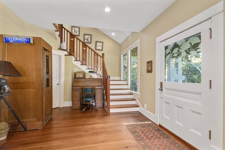 Hopper Hideaway gallery image 3