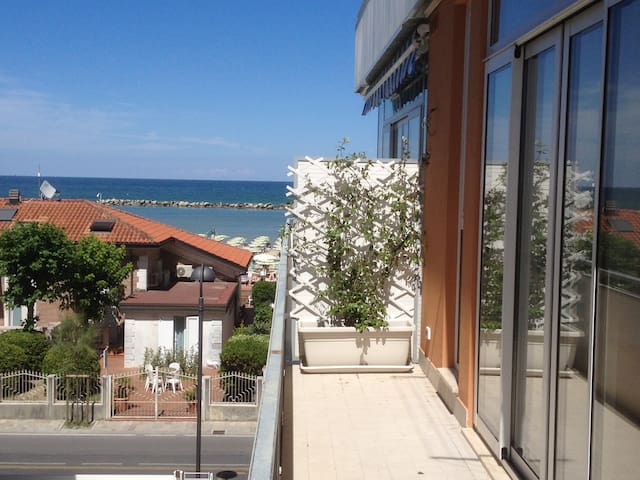 Romantico, a un passo dal mare