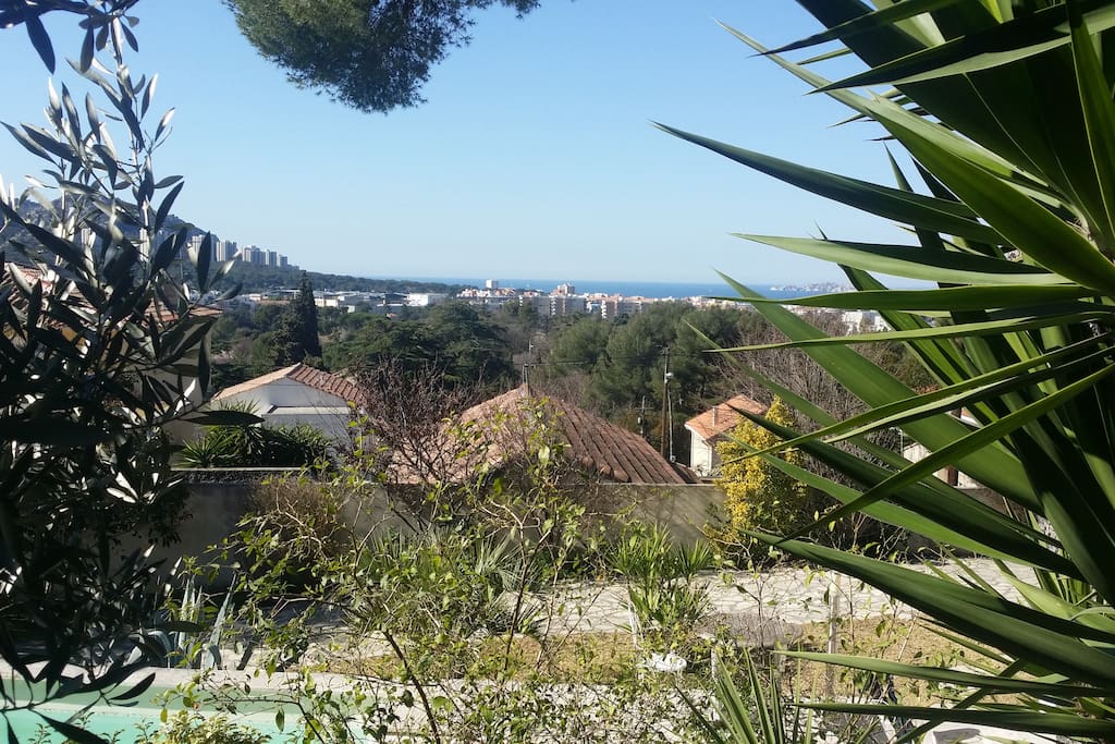 vue depuis le jardin sur la mer