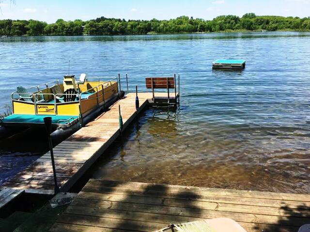 Log Cabin, Lake Retreat gallery image 4