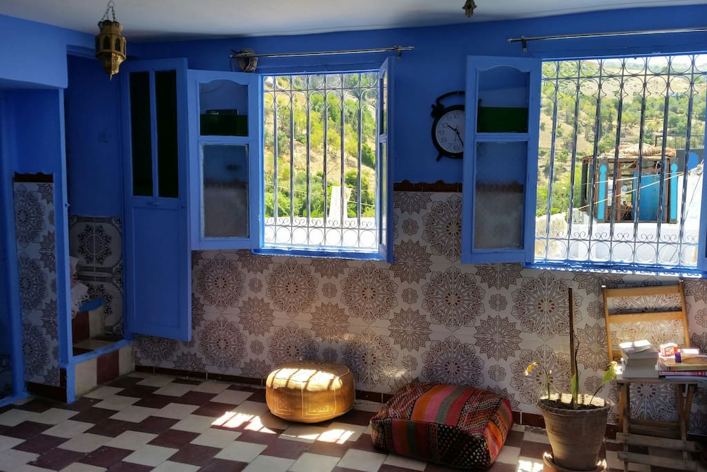 Lounge room with views to the mountains and Spanish Mosque