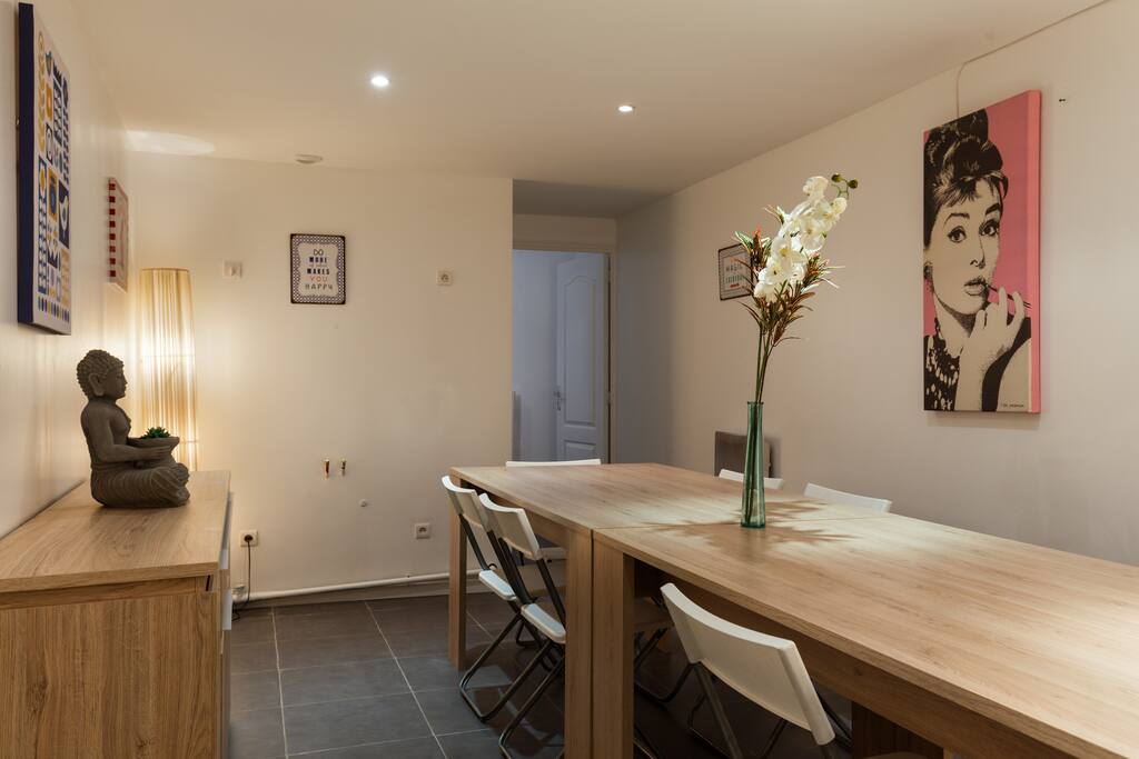 grande salle à manger 3 pour 15 personnes