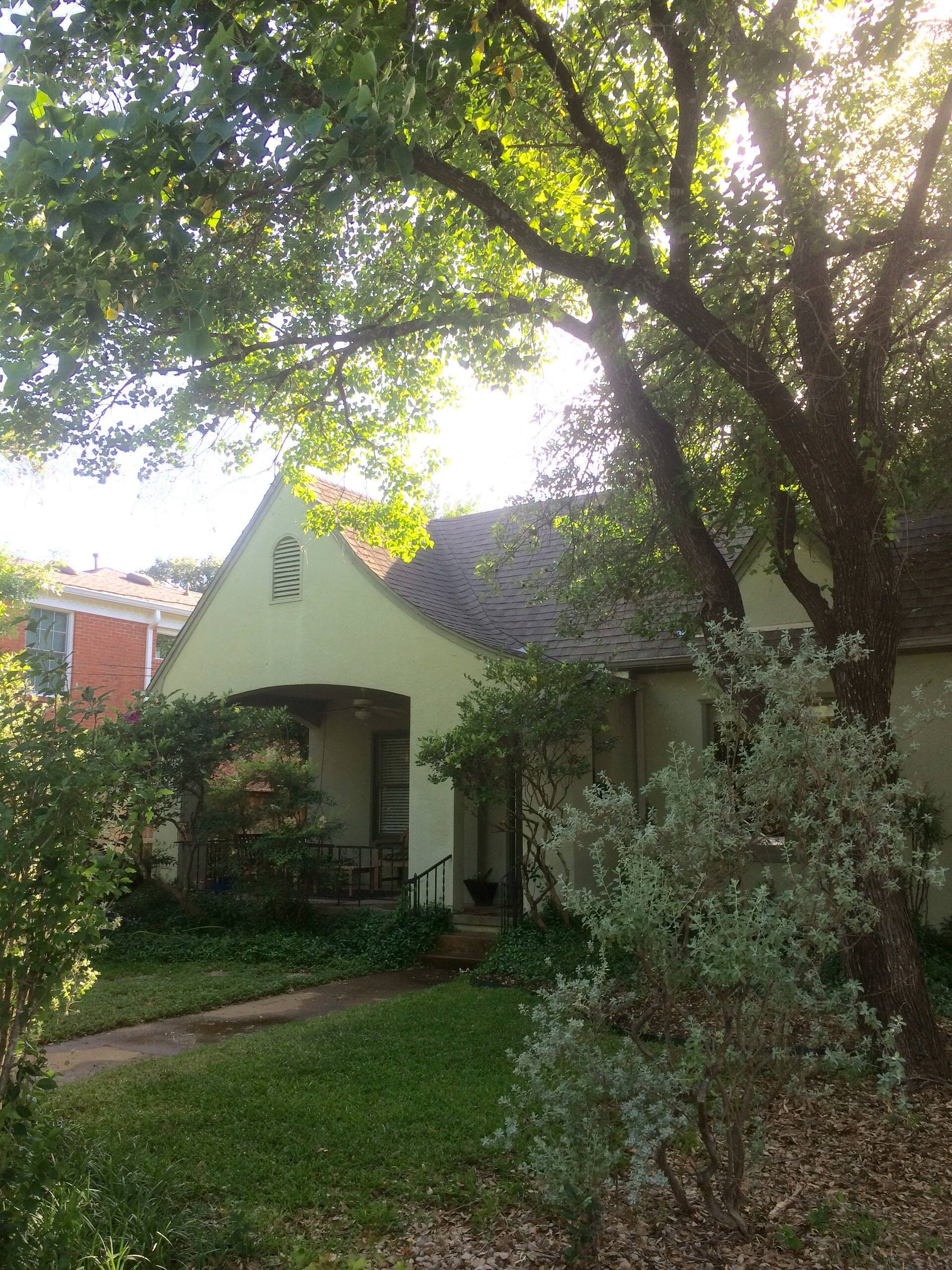 Charming Cottage near UT