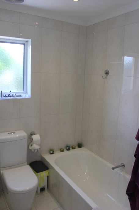 Large full sized bath.