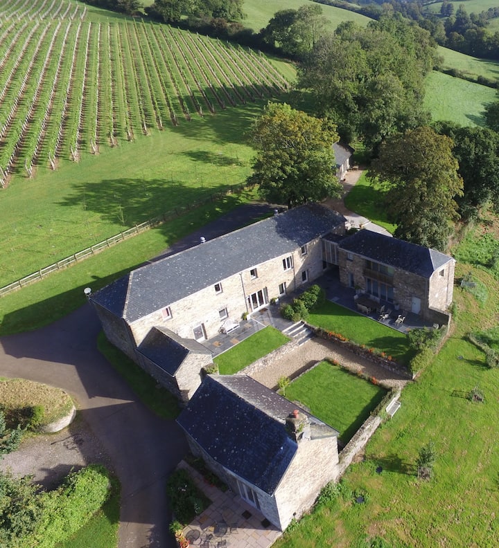Coombe Farm for 12 guests on the Estate Houses for Rent in