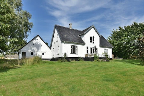 Lovely 1st floor apartment in rural villa