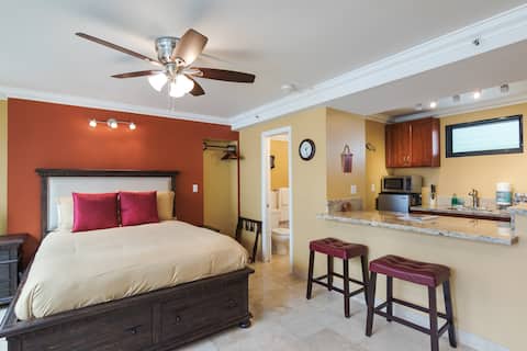 Contemporary Waikiki Studio - Steps to the Beach!