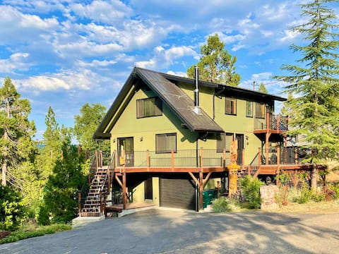 A Cozy Couples Getaway at The Four Seasons Lodge