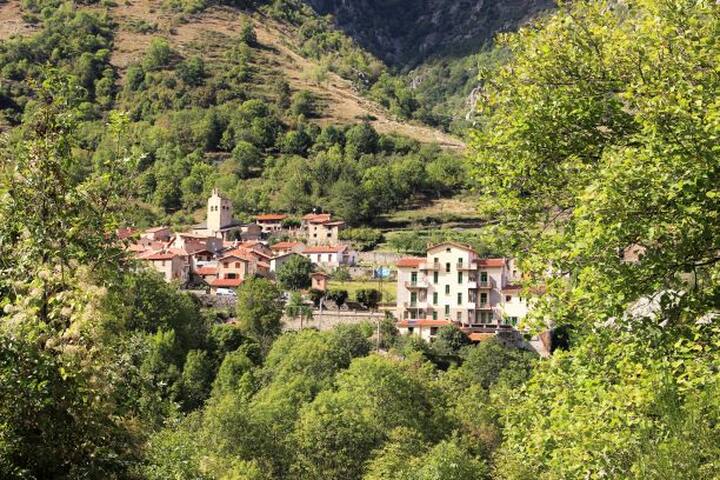 Chambre "Cantapoc" dans la réserve naturelle de Py
