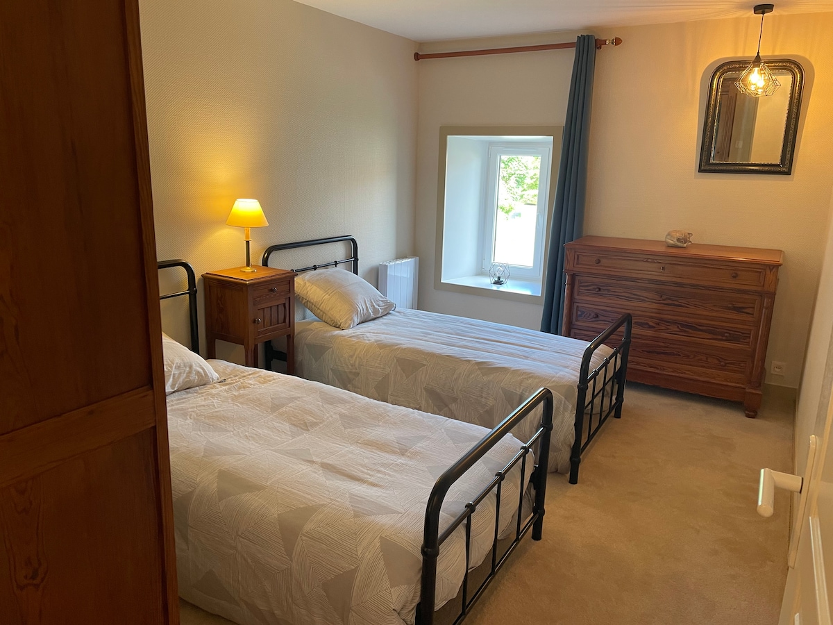 Slaapkamer 1
2 eenpersoonsbedden 90x190