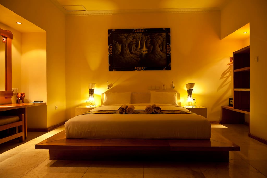We have 3 similar rooms. We cannot guarantee the room number in tim