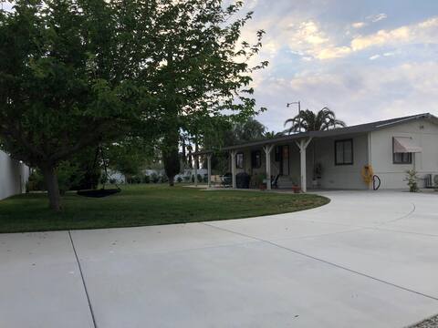 Beautiful Family Home With Relaxing Spacious Yard