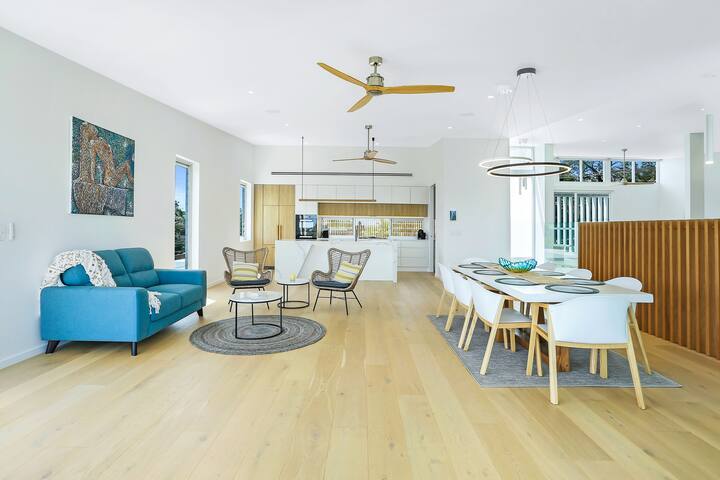 Magnificent views on Arkana, Noosa Heads gallery image 5