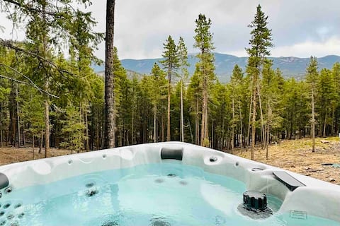 Luxe Winter Retreat|Hot tub|Views|BBQ|Red Rocks
