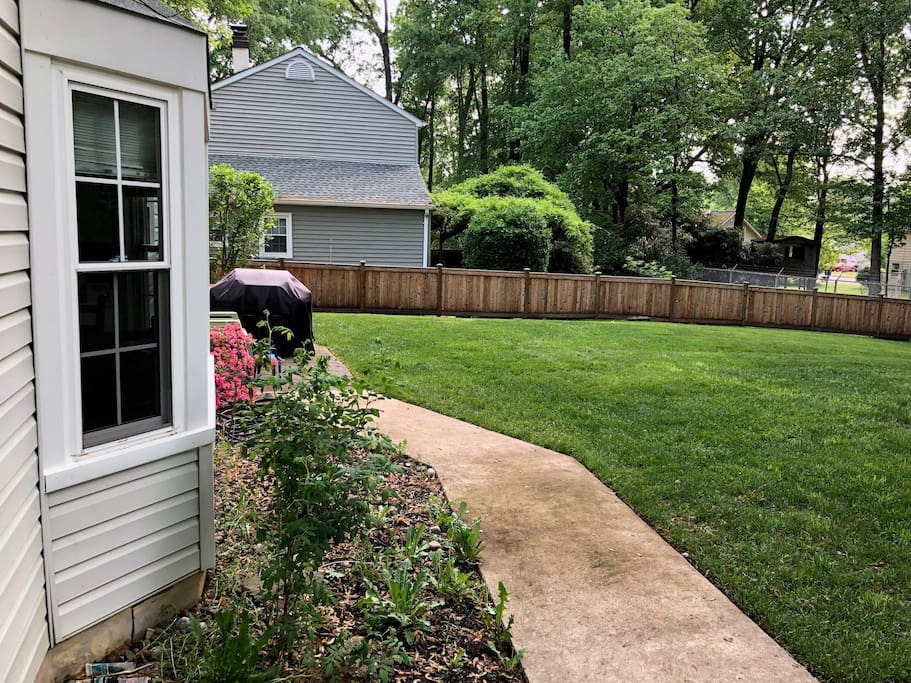Beautiful garden on 1 acre