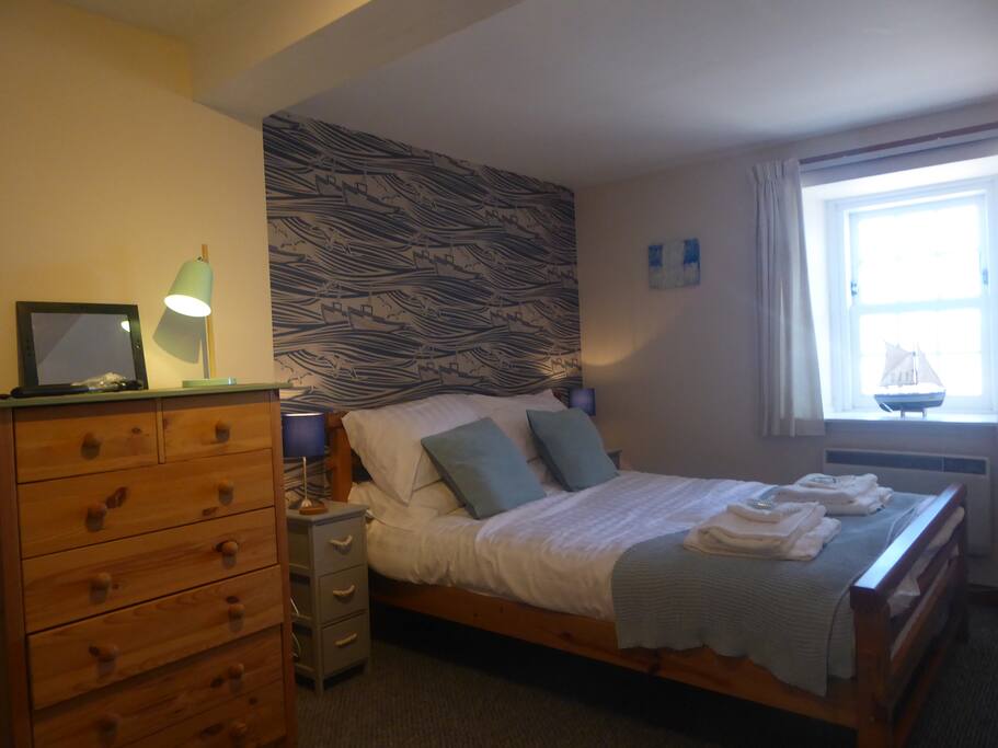 bedroom 1 (double)